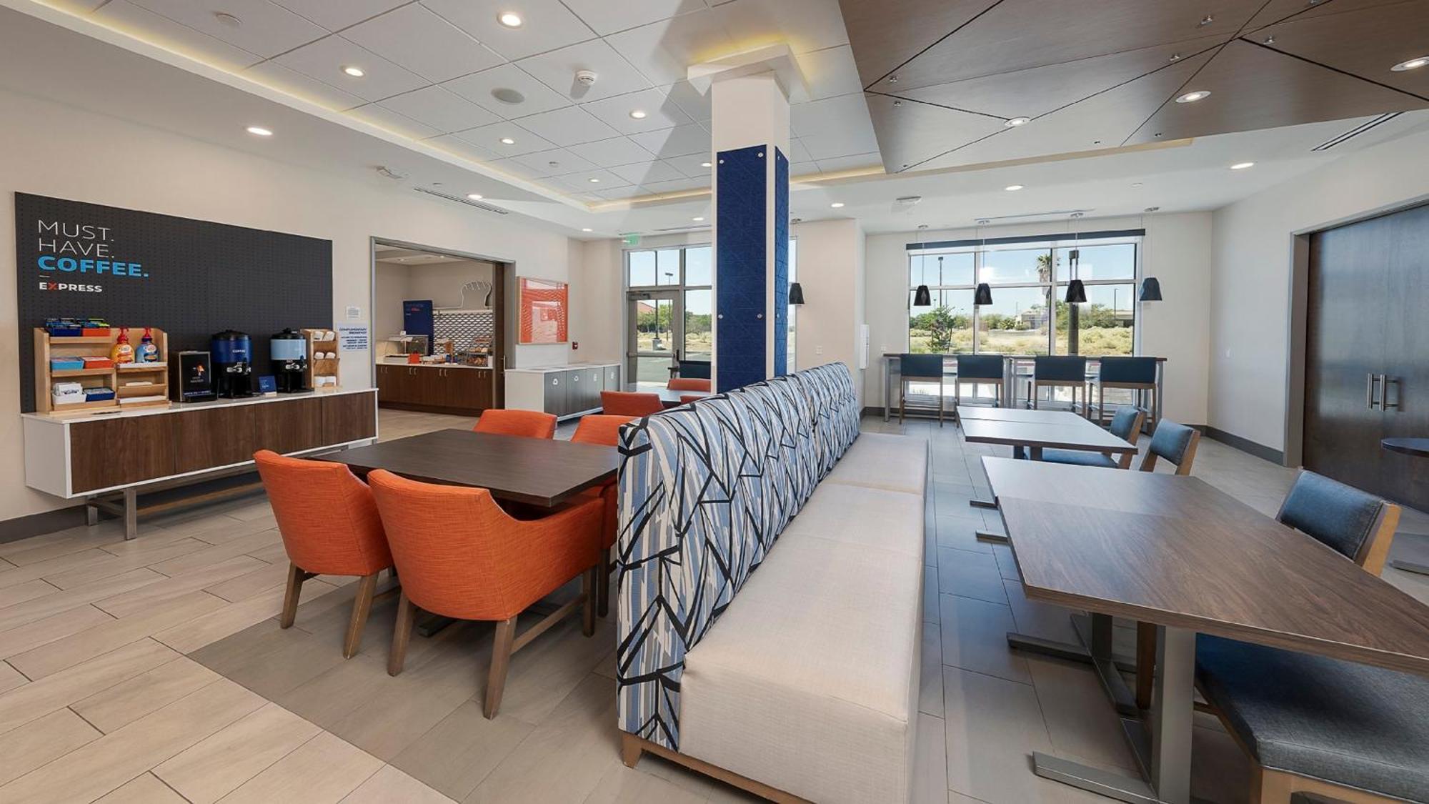 Holiday Inn Express & Suites Ridgecrest - China Lake By Ihg Εξωτερικό φωτογραφία